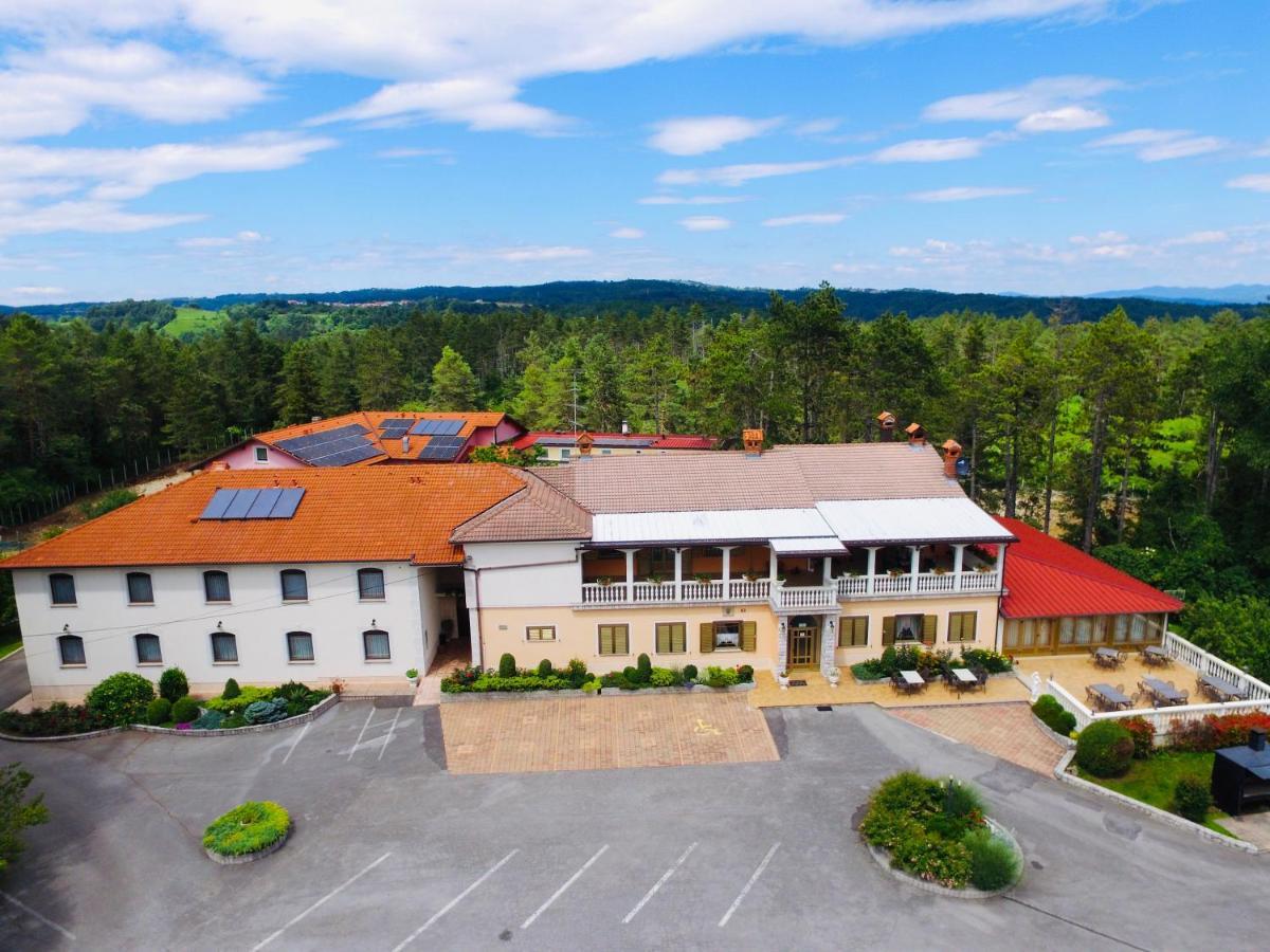 Finida, Motel, Restavracija In Pivovarna Obrov Exterior photo