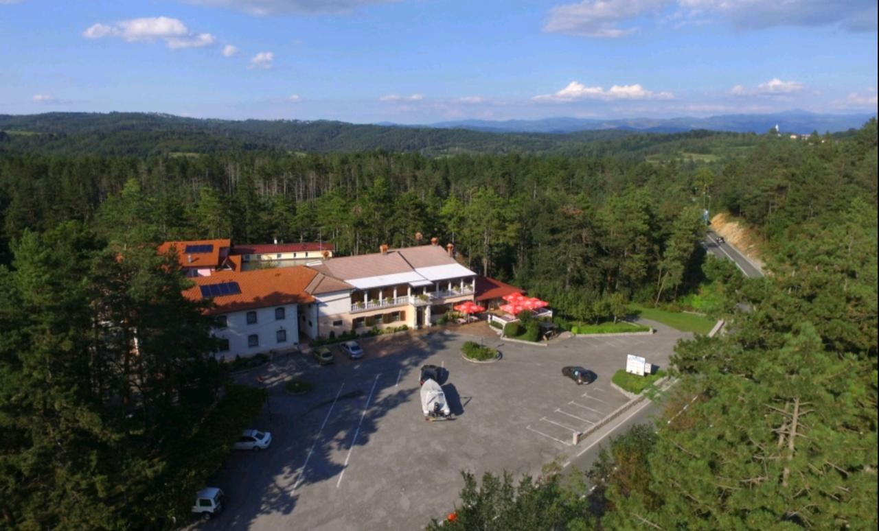 Finida, Motel, Restavracija In Pivovarna Obrov Exterior photo